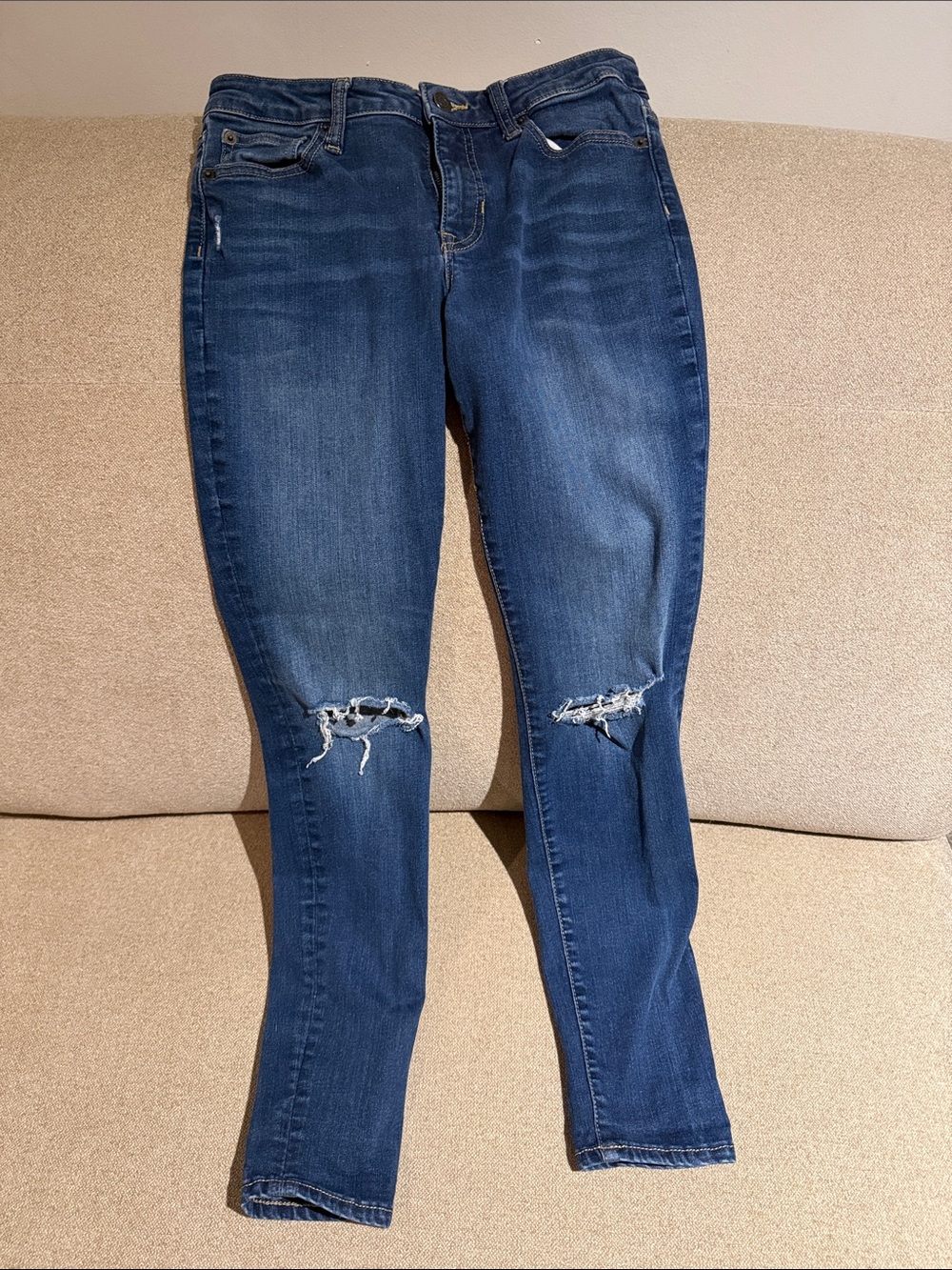 GAP Women’s Dark Blue Ripped Skinny Jeans